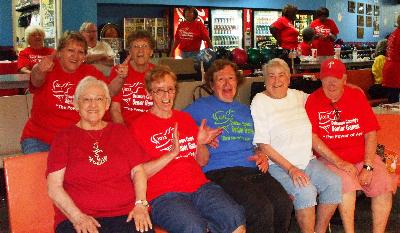 Bowlers show their spirit!